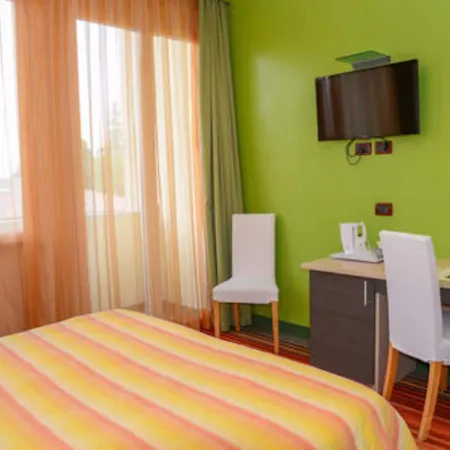 Hi - Lakeview Pool 3* Sirmione