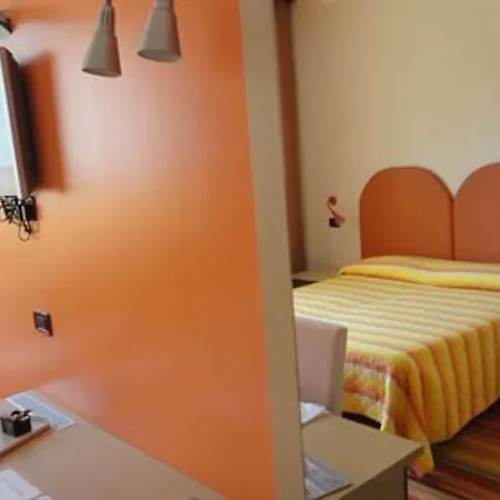 Hotel Hi - Lakeview Pool 3*