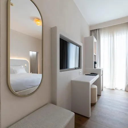 Hi - Lakeview Pool 3* Sirmione