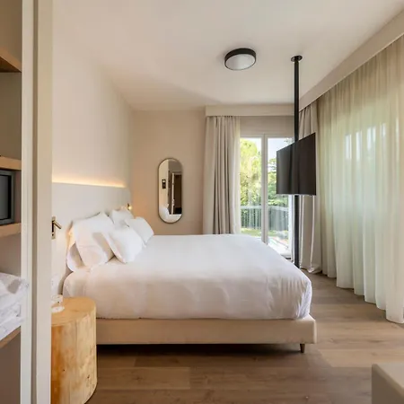 Hi - Lakeview Pool Hotel 3*