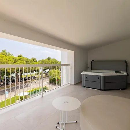 Hi - Lakeview Pool Hotel Sirmione