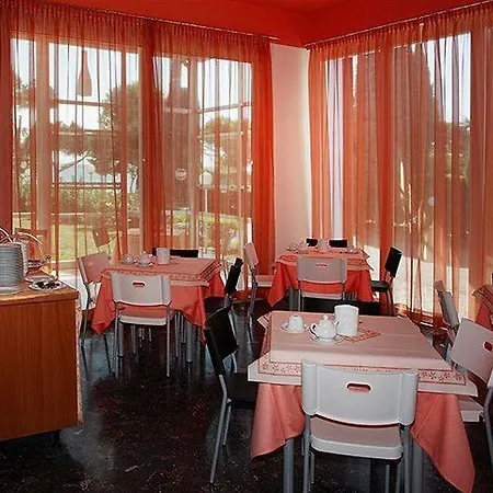 Hi - Lakeview Pool Hotel Sirmione