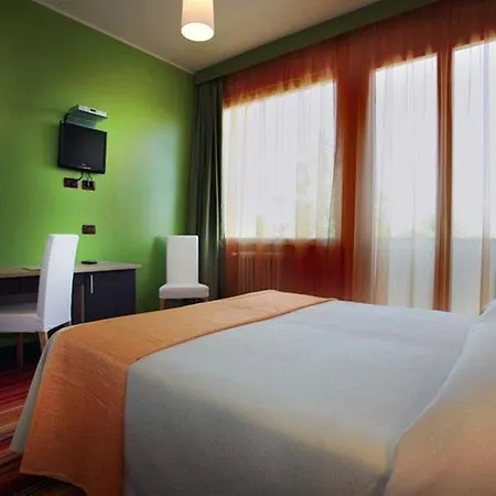 Hotel Hi - Lakeview Pool 3*