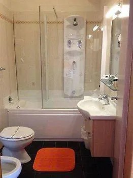 Hi - Lakeview Pool Hotel 3*