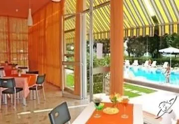 Hi - Lakeview Pool Hotel Sirmione
