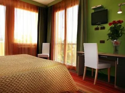 Hi - Lakeview Pool Hotel 3*