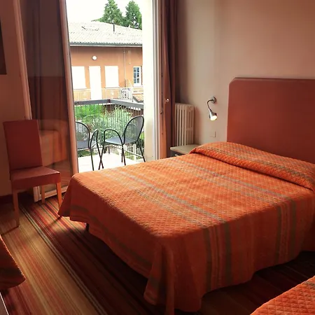 Hi - Lakeview Pool Hotel Sirmione
