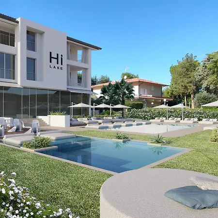 Hotel Hi - Lakeview Pool