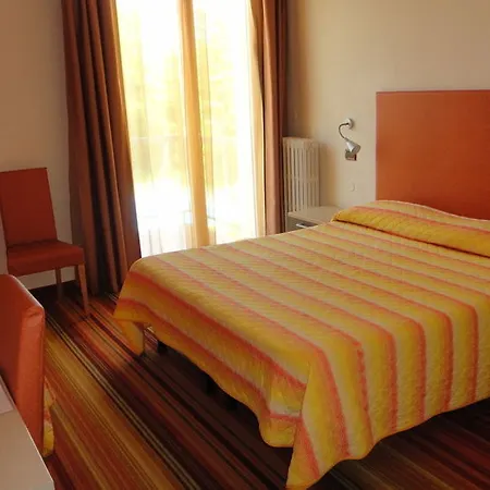 Hi - Lakeview Pool Hotel Sirmione