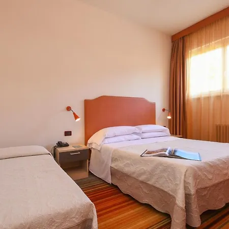 Hi - Lakeview Pool Hotel Sirmione