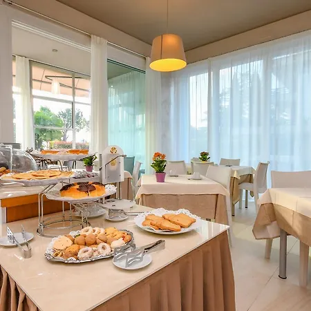 Hotel Hi - Lakeview Pool 3*