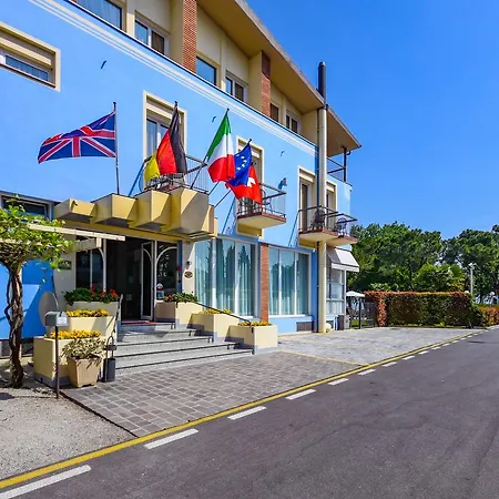 Hi - Lakeview Pool Hotel 3*