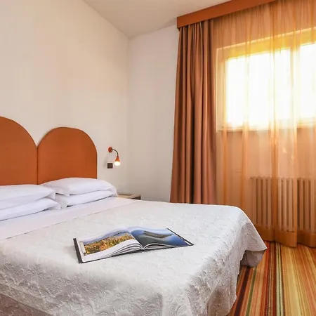Hi - Lakeview Pool Hotel Sirmione