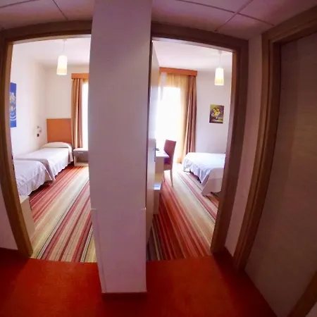 Hi - Lakeview Pool Hotel 3*