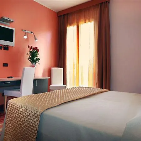 Hi - Lakeview Pool Hotel Sirmione